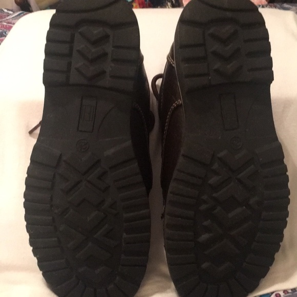 Tommy Hilfiger boys leather tie shoes - Picture 4 of 4